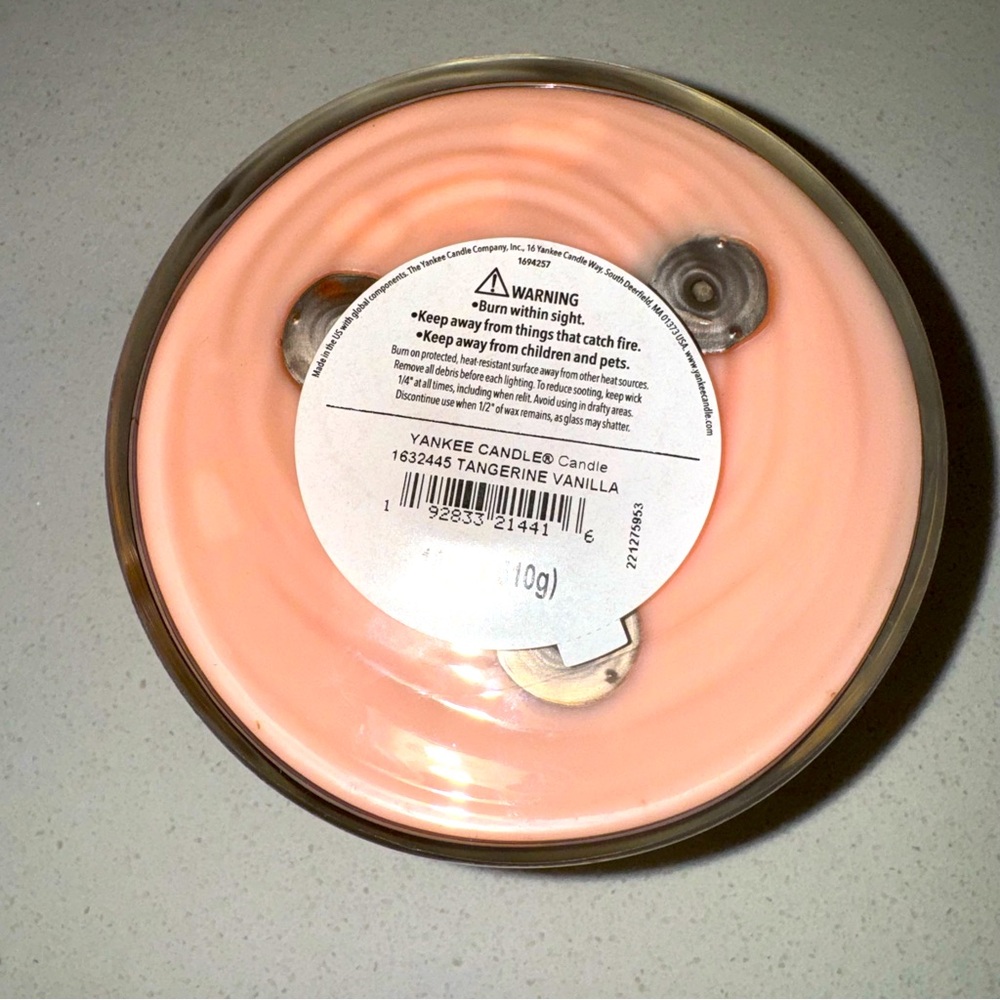 Yankee Candle Tangerine & Vanilla 18 oz 3 Wick Large Scented Gift Holiday - Picture 5 of 7